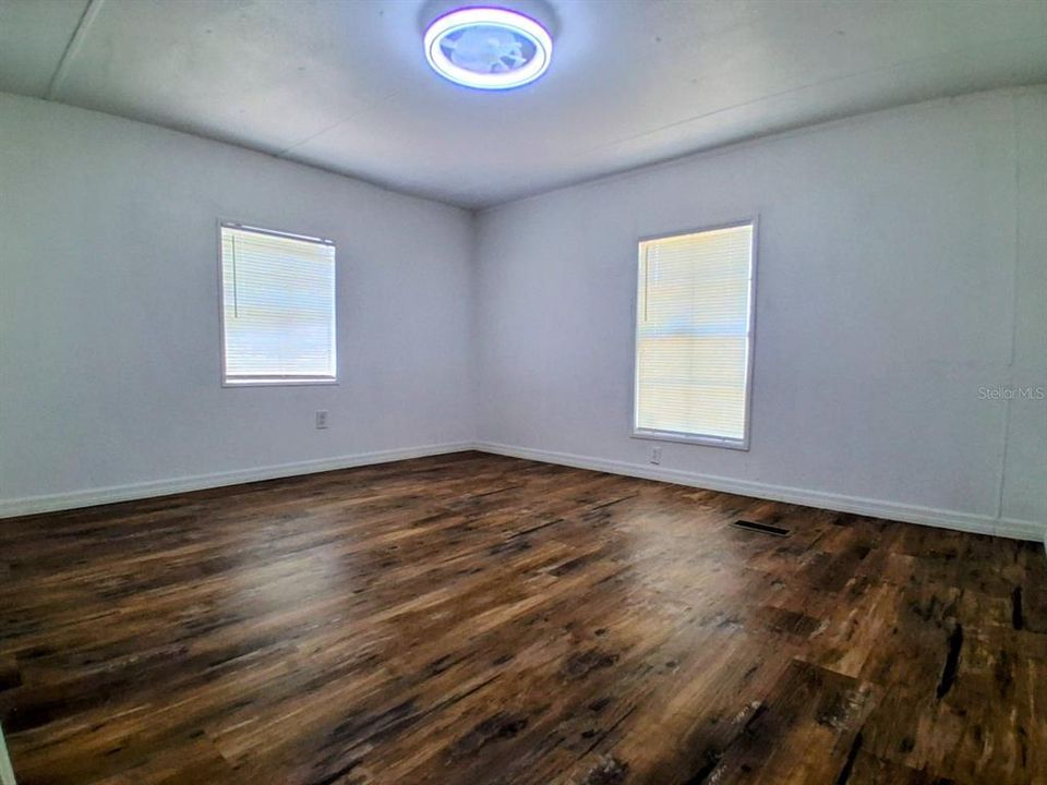 For Rent: $2,050 (4 beds, 2 baths, 1782 Square Feet)