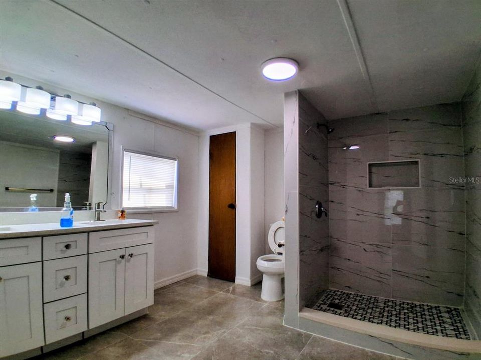 For Rent: $2,050 (4 beds, 2 baths, 1782 Square Feet)