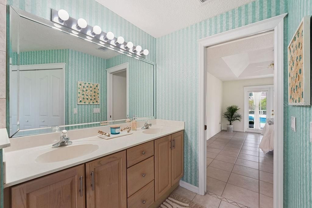 For Sale: $419,000 (3 beds, 2 baths, 1883 Square Feet)