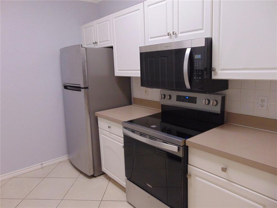 For Rent: $1,400 (1 beds, 1 baths, 656 Square Feet)