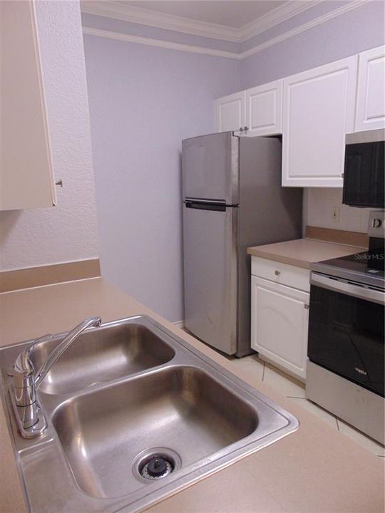 For Rent: $1,400 (1 beds, 1 baths, 656 Square Feet)