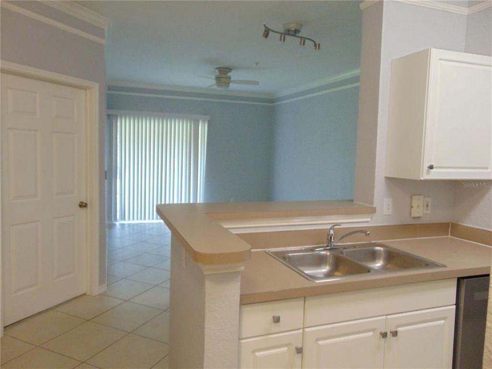 For Rent: $1,400 (1 beds, 1 baths, 656 Square Feet)
