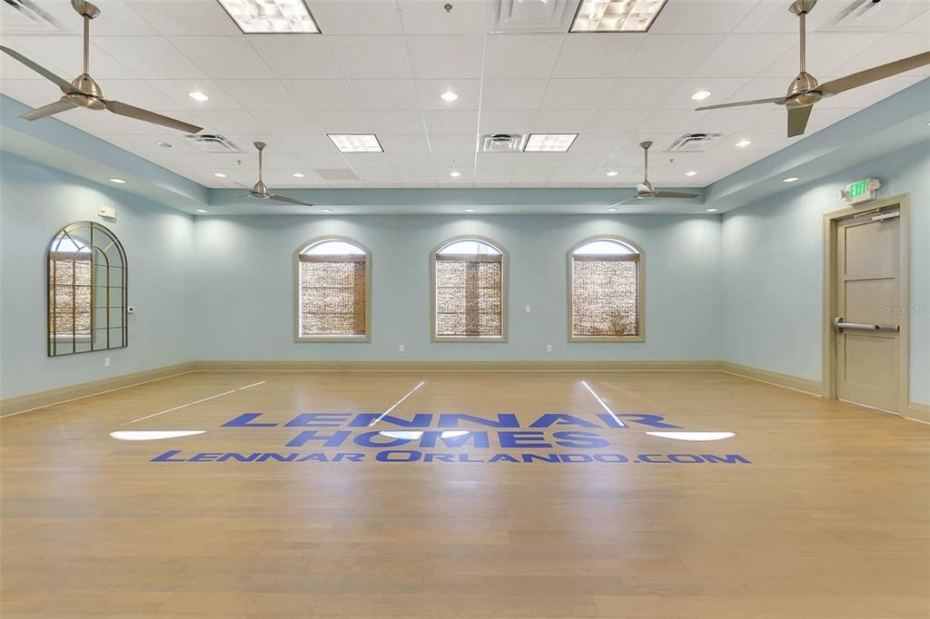 Activo con contrato: $599,999 (8 camas, 5 baños, 3909 Pies cuadrados)