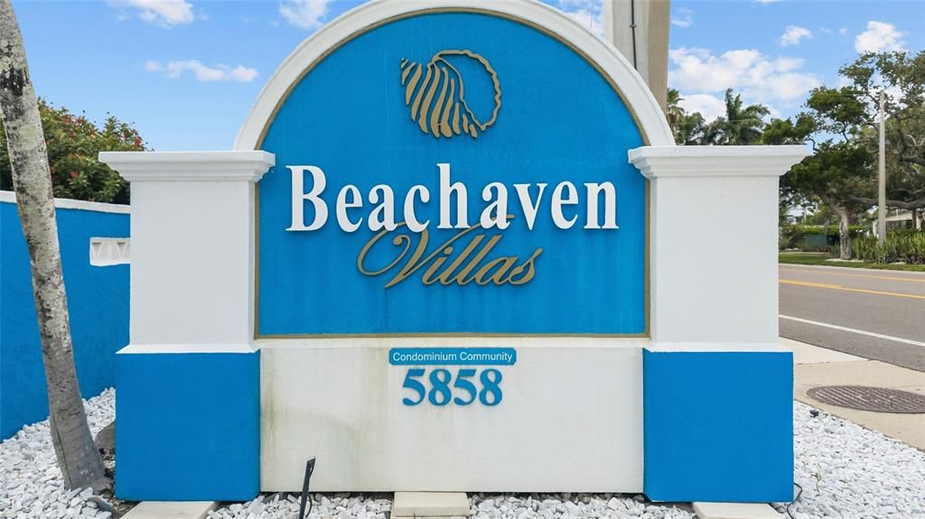 For Sale: $545,000 (2 beds, 2 baths, 813 Square Feet)