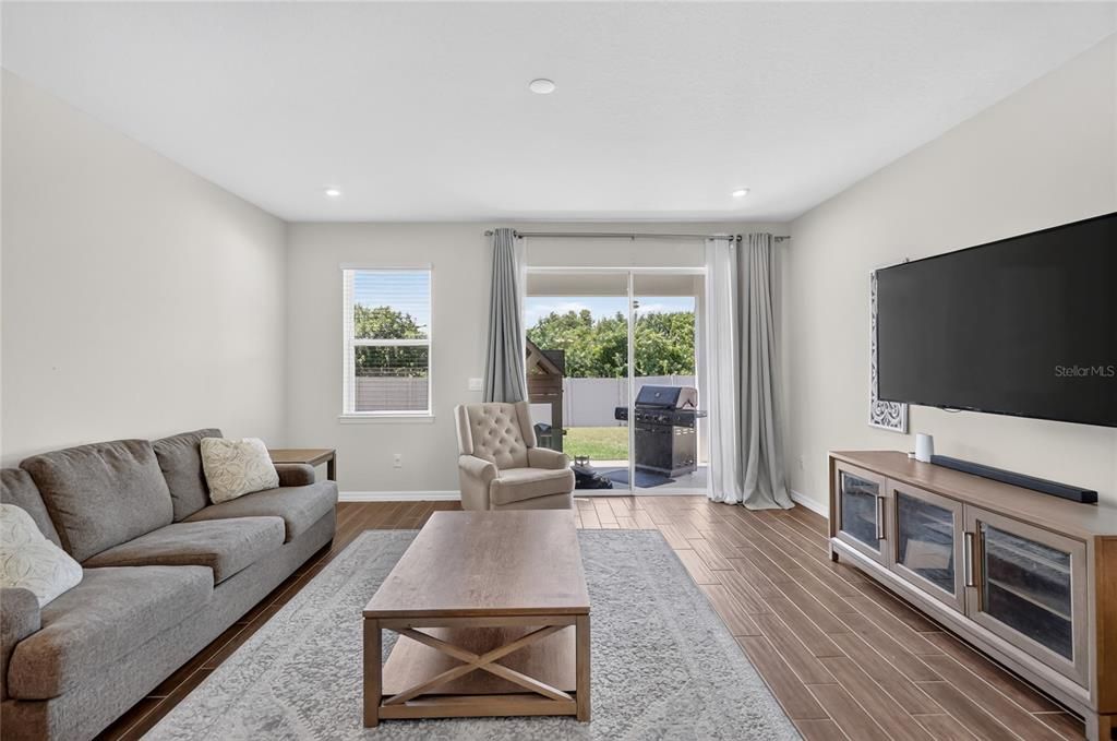 For Sale: $399,000 (4 beds, 2 baths, 1834 Square Feet)
