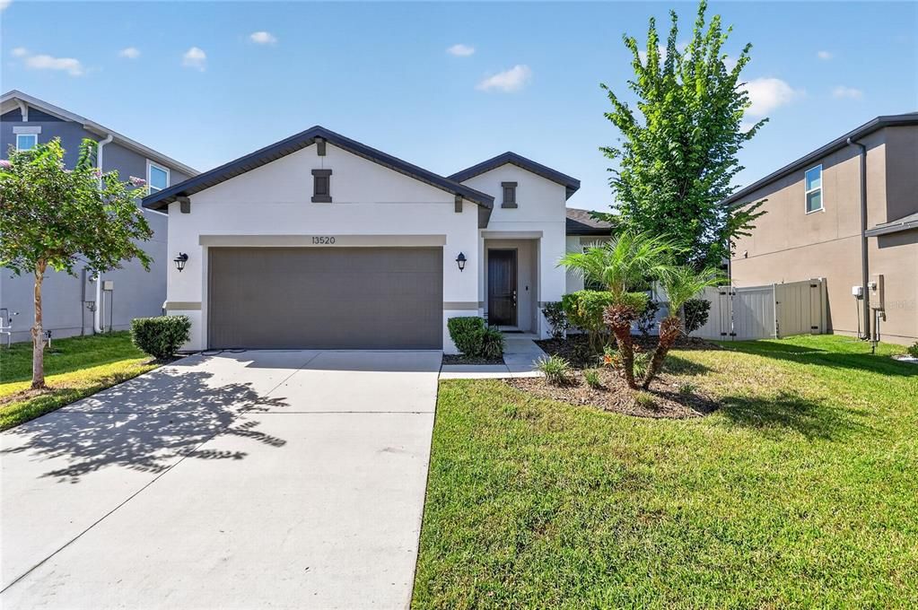 For Sale: $399,000 (4 beds, 2 baths, 1834 Square Feet)
