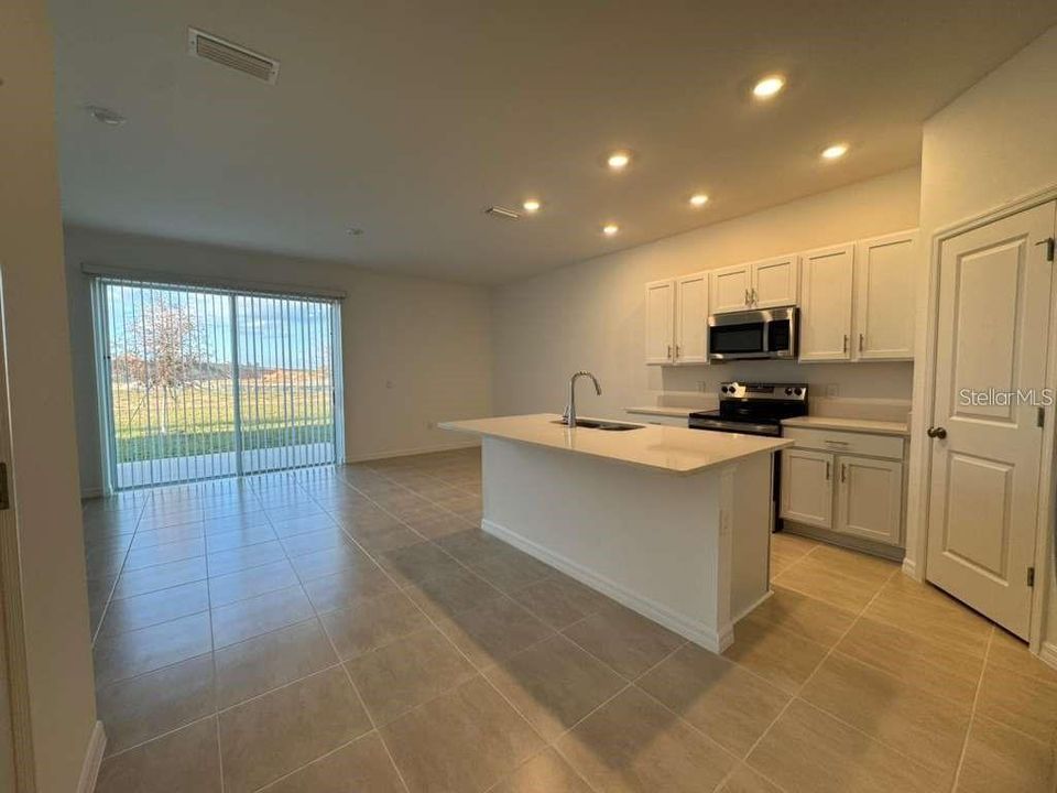 En Renta: $1,950 (3 camas, 2 baños, 1404 Pies cuadrados)