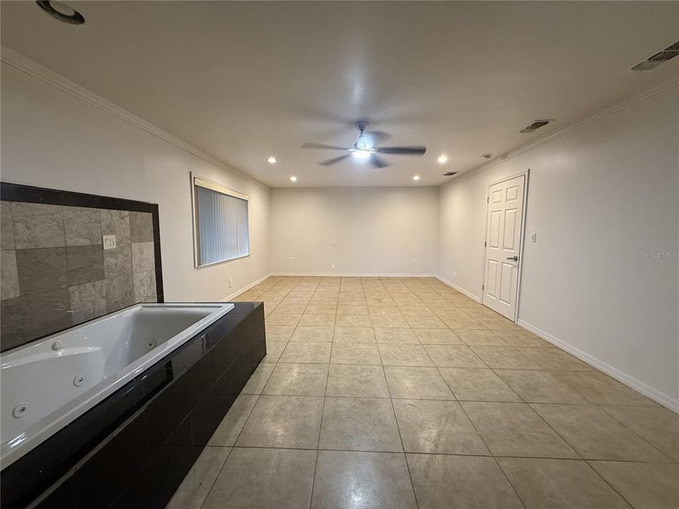 En Venta: $389,000 (3 camas, 3 baños, 1767 Pies cuadrados)