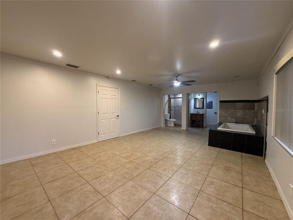 En Venta: $389,000 (3 camas, 3 baños, 1767 Pies cuadrados)
