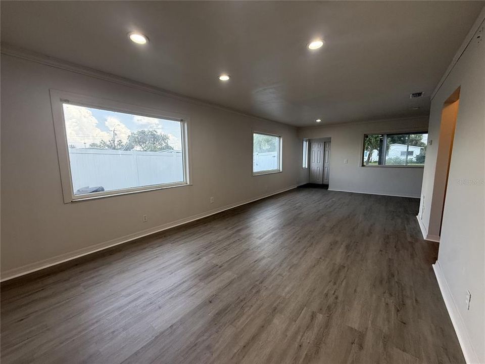 En Venta: $389,000 (3 camas, 3 baños, 1767 Pies cuadrados)