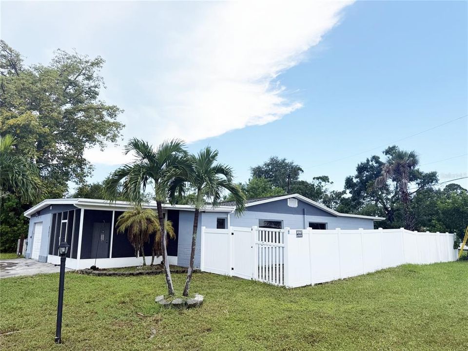 En Venta: $389,000 (3 camas, 3 baños, 1767 Pies cuadrados)