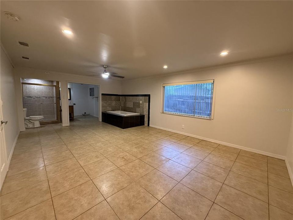 En Venta: $389,000 (3 camas, 3 baños, 1767 Pies cuadrados)