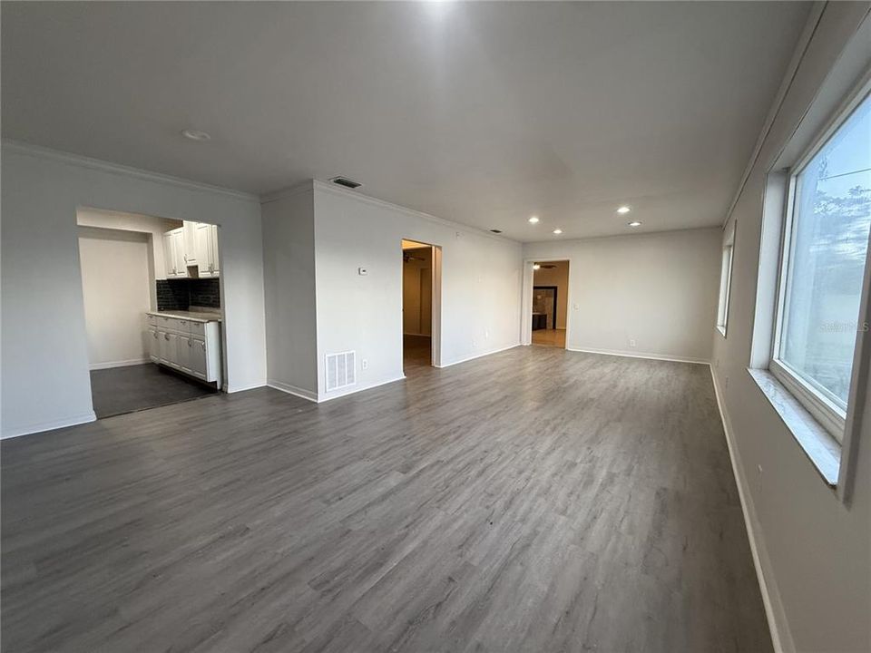 En Venta: $389,000 (3 camas, 3 baños, 1767 Pies cuadrados)