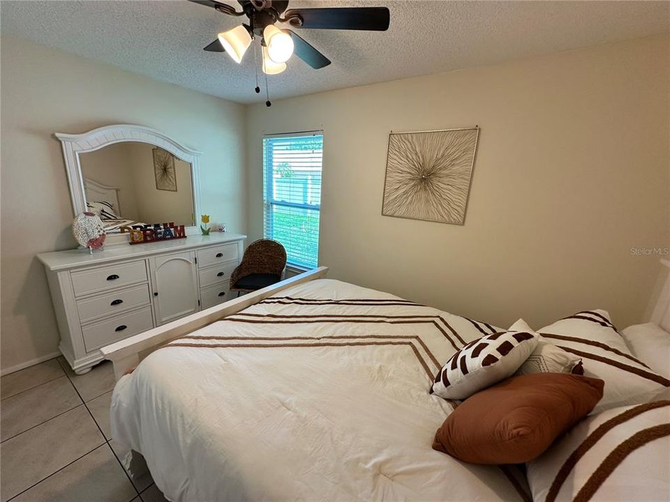 For Sale: $143,900 (2 beds, 2 baths, 912 Square Feet)
