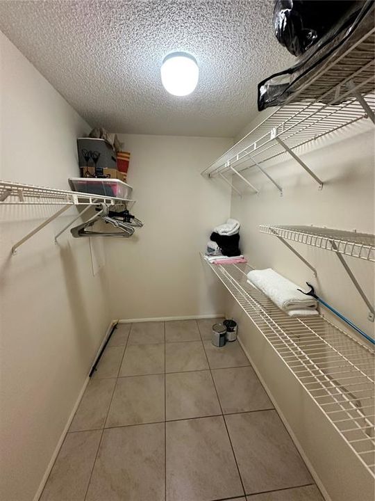 For Sale: $143,900 (2 beds, 2 baths, 912 Square Feet)