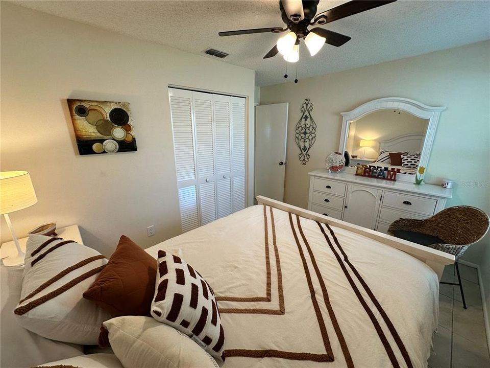 For Sale: $143,900 (2 beds, 2 baths, 912 Square Feet)