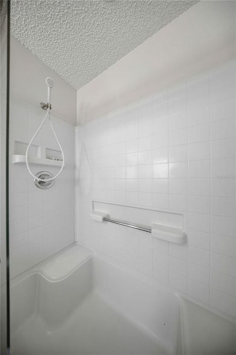 For Sale: $159,900 (2 beds, 2 baths, 1280 Square Feet)