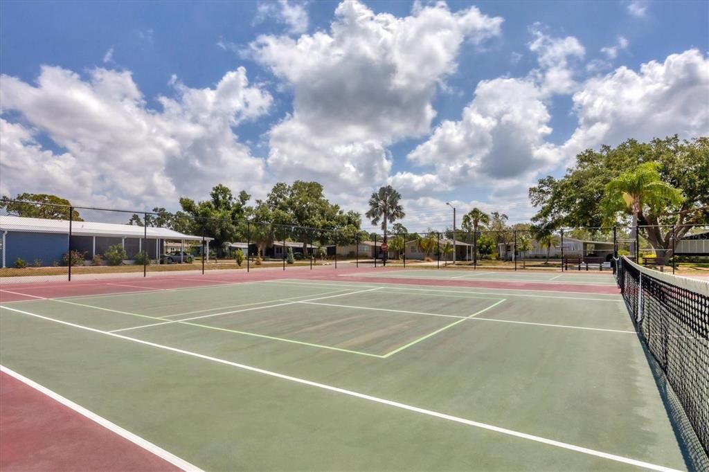 For Sale: $145,000 (2 beds, 2 baths, 1352 Square Feet)