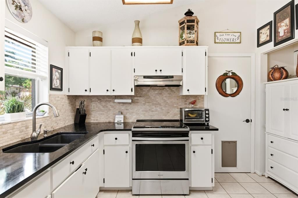 En Venta: $295,000 (2 camas, 1 baños, 1078 Pies cuadrados)