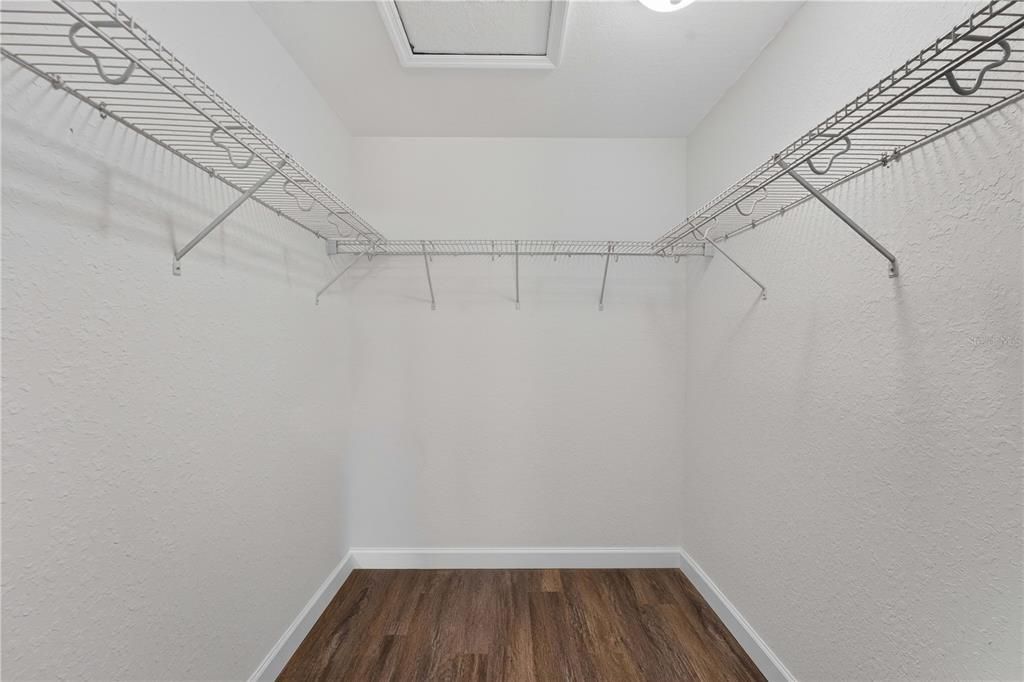 For Sale: $274,900 (3 beds, 2 baths, 1389 Square Feet)
