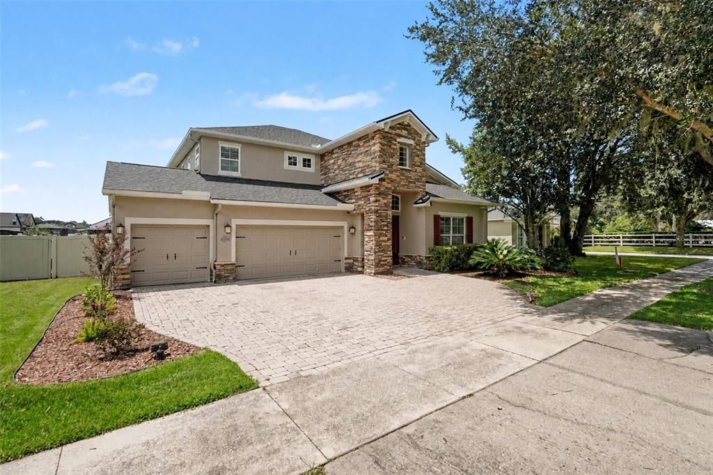 For Sale: $650,000 (5 beds, 4 baths, 2792 Square Feet)