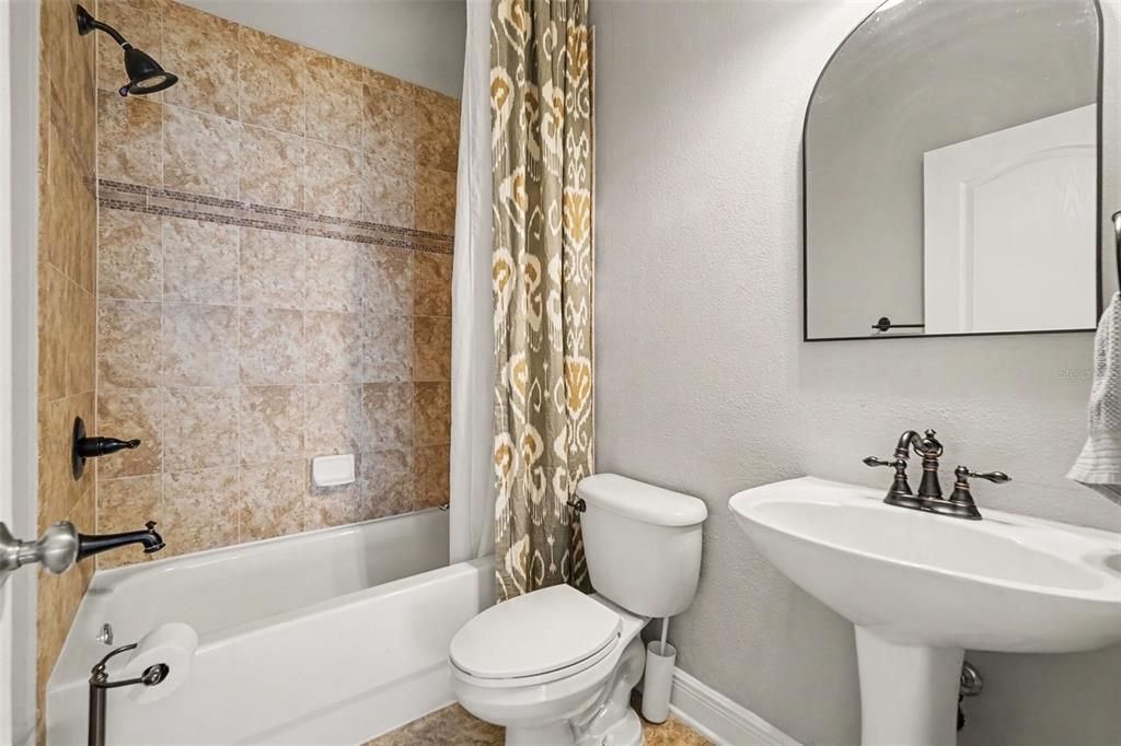 For Sale: $650,000 (5 beds, 4 baths, 2792 Square Feet)