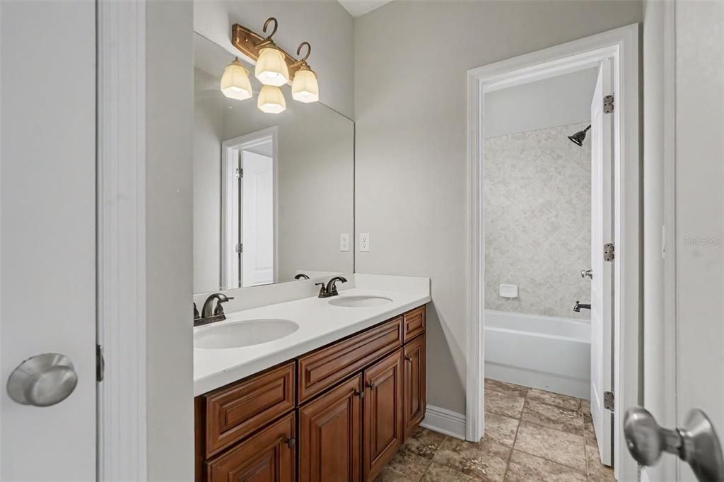 For Sale: $650,000 (5 beds, 4 baths, 2792 Square Feet)