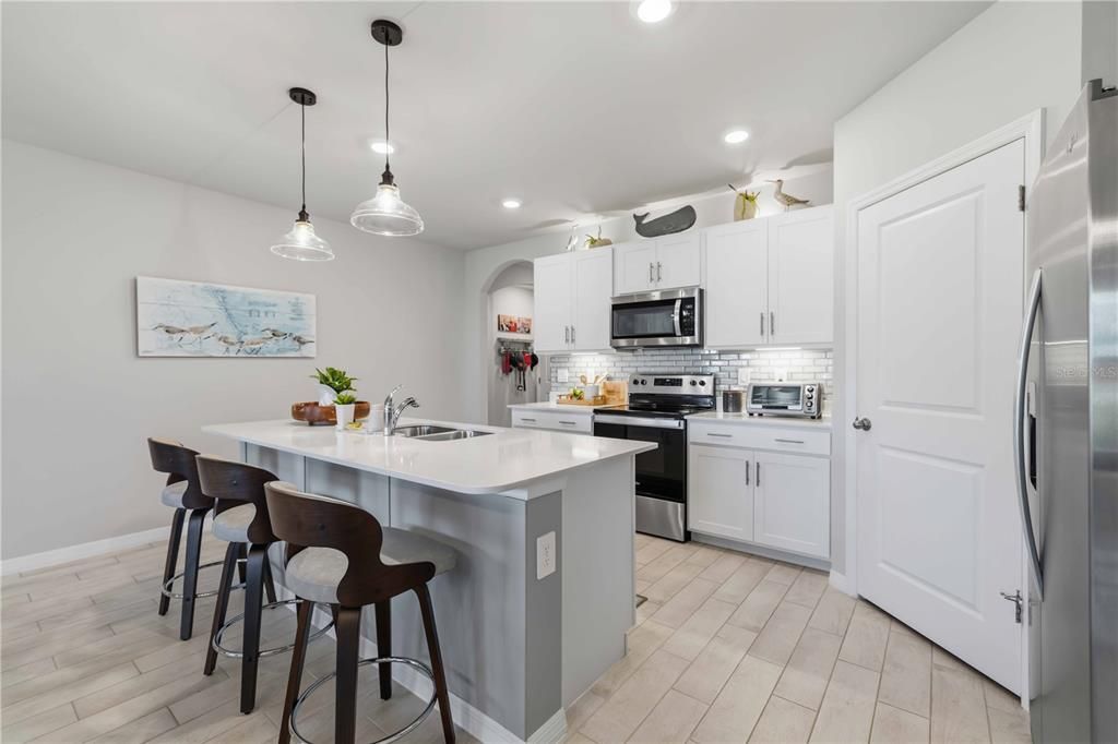 For Sale: $324,900 (4 beds, 2 baths, 1846 Square Feet)