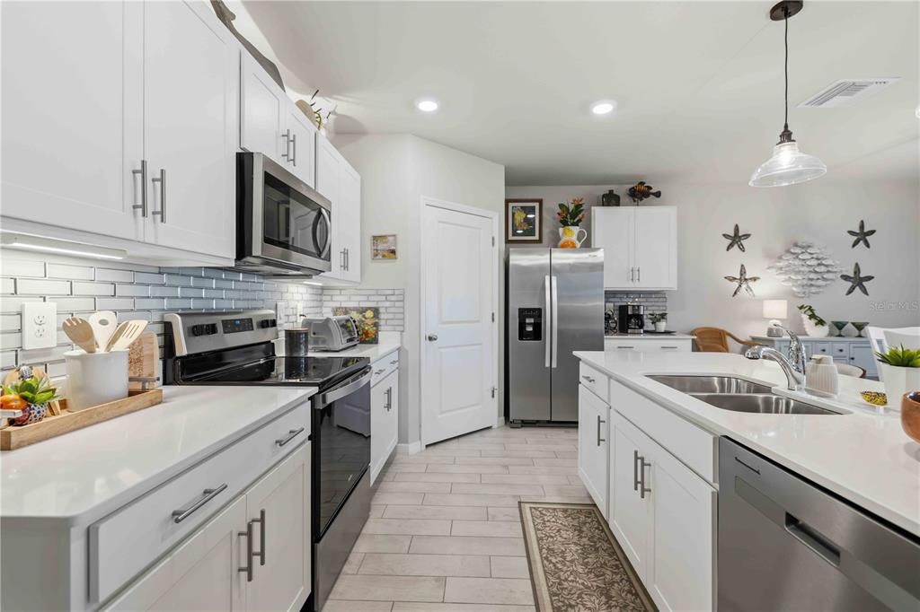 For Sale: $324,900 (4 beds, 2 baths, 1846 Square Feet)