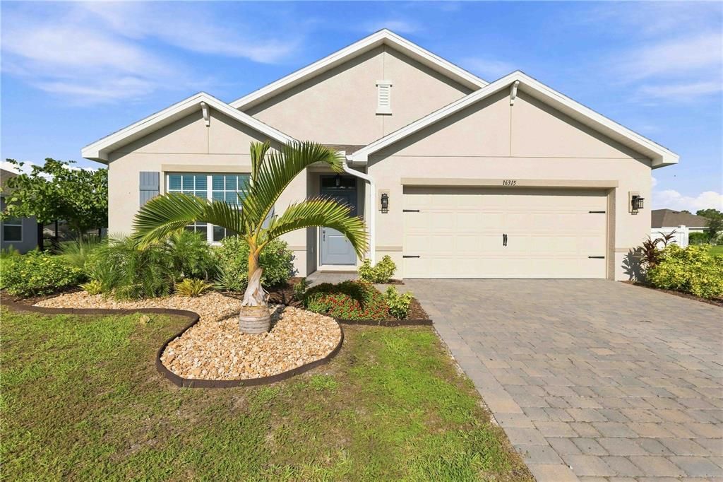 For Sale: $324,900 (4 beds, 2 baths, 1846 Square Feet)