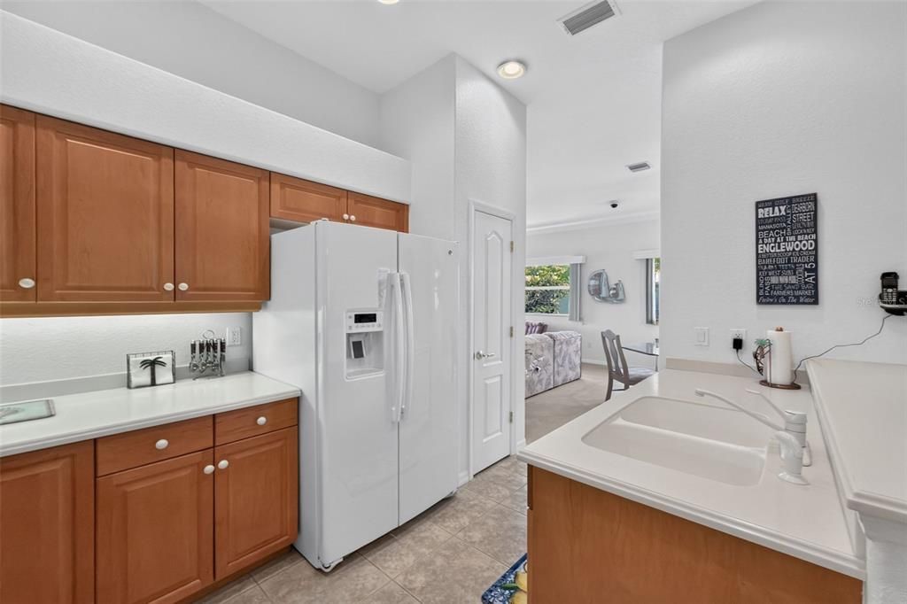 For Sale: $310,000 (2 beds, 2 baths, 1385 Square Feet)