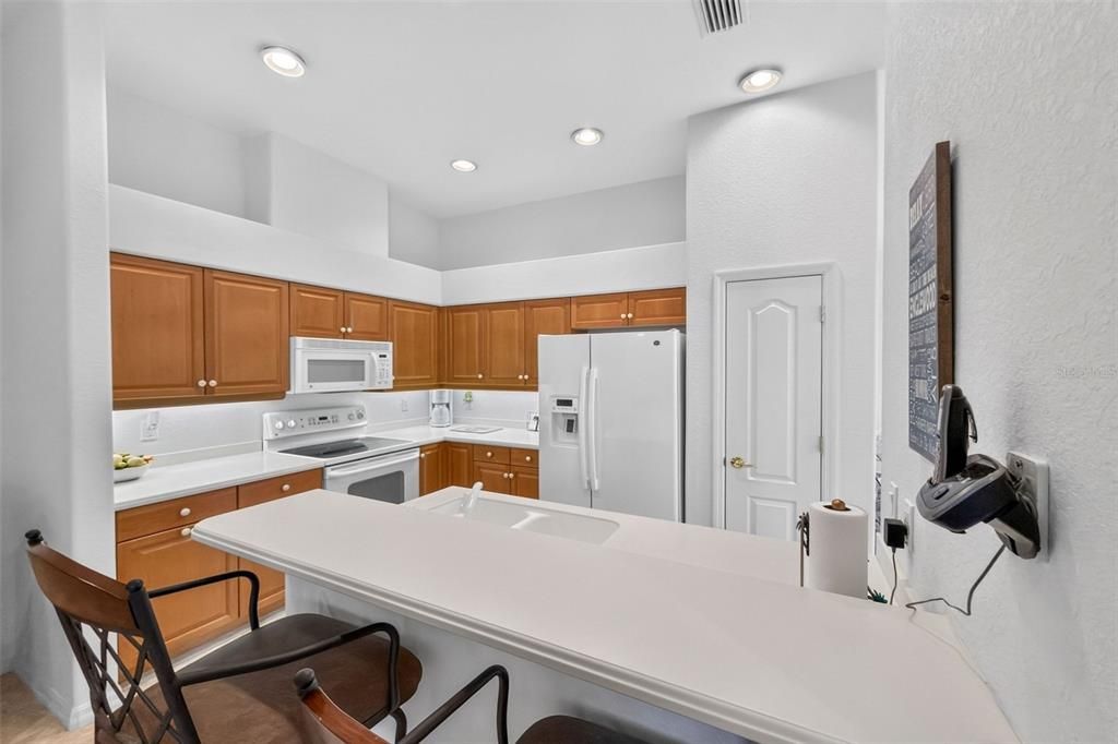 For Sale: $310,000 (2 beds, 2 baths, 1385 Square Feet)