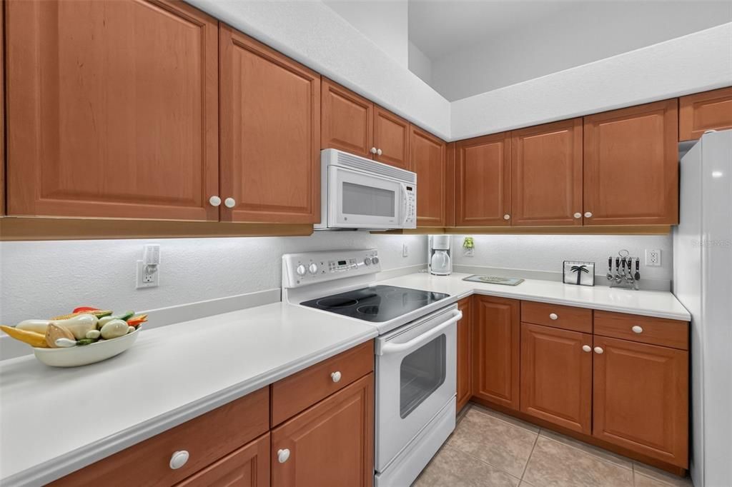 For Sale: $310,000 (2 beds, 2 baths, 1385 Square Feet)