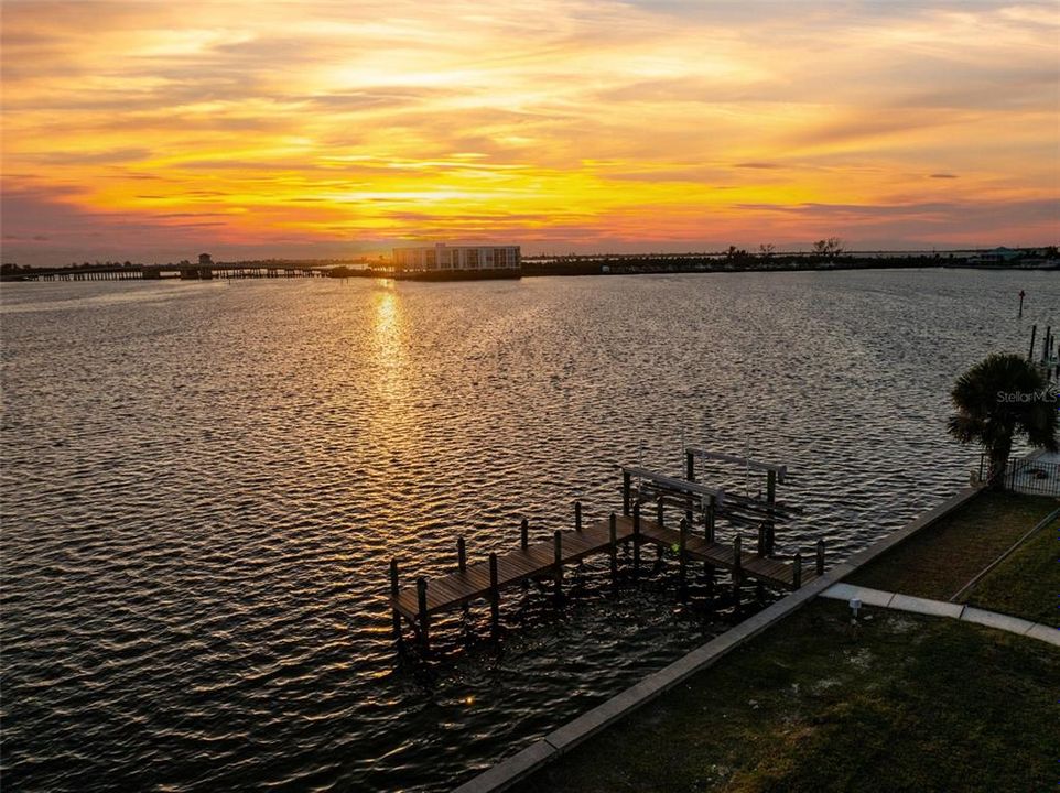 En Venta: $1,498,000 (3 camas, 3 baños, 2691 Pies cuadrados)
