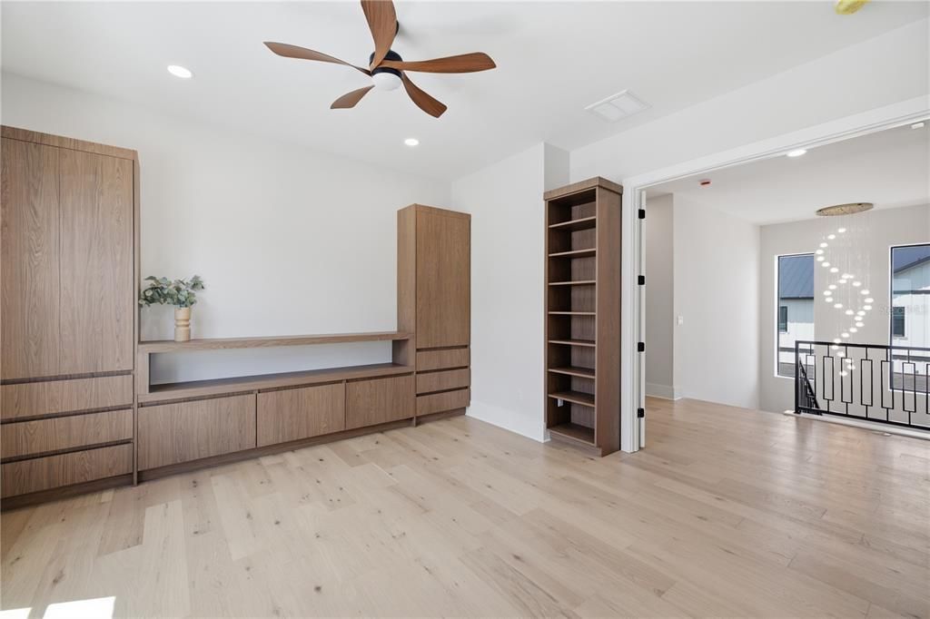 For Sale: $1,650,000 (5 beds, 4 baths, 3513 Square Feet)