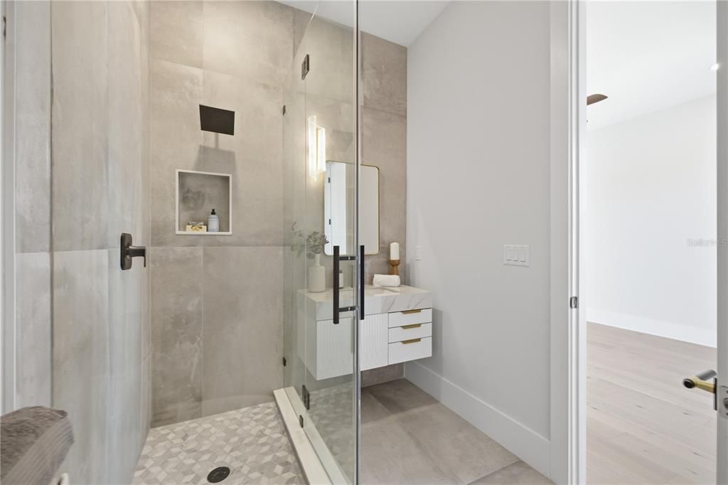 For Sale: $1,650,000 (5 beds, 4 baths, 3513 Square Feet)