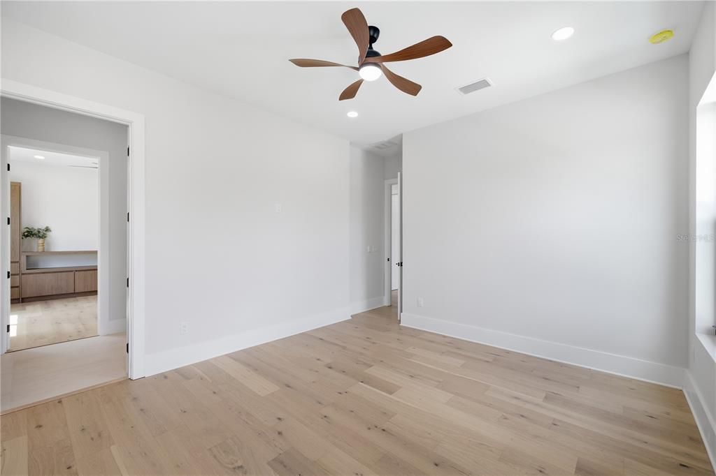 For Sale: $1,650,000 (5 beds, 4 baths, 3513 Square Feet)