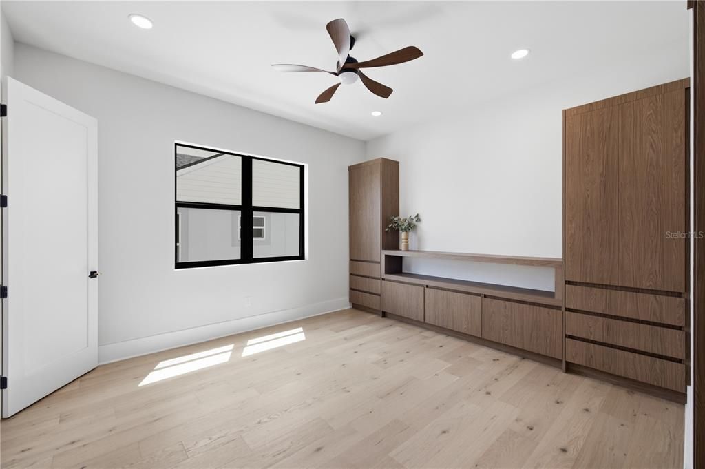 For Sale: $1,650,000 (5 beds, 4 baths, 3513 Square Feet)