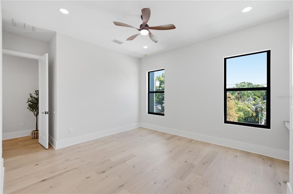 For Sale: $1,650,000 (5 beds, 4 baths, 3513 Square Feet)