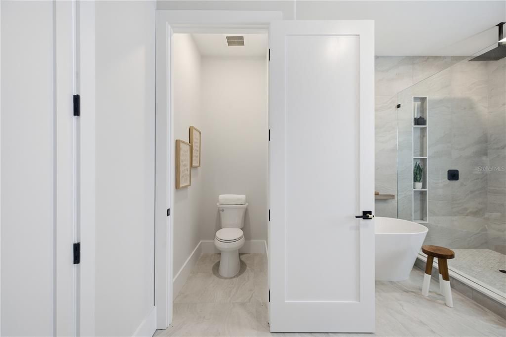 For Sale: $1,650,000 (5 beds, 4 baths, 3513 Square Feet)