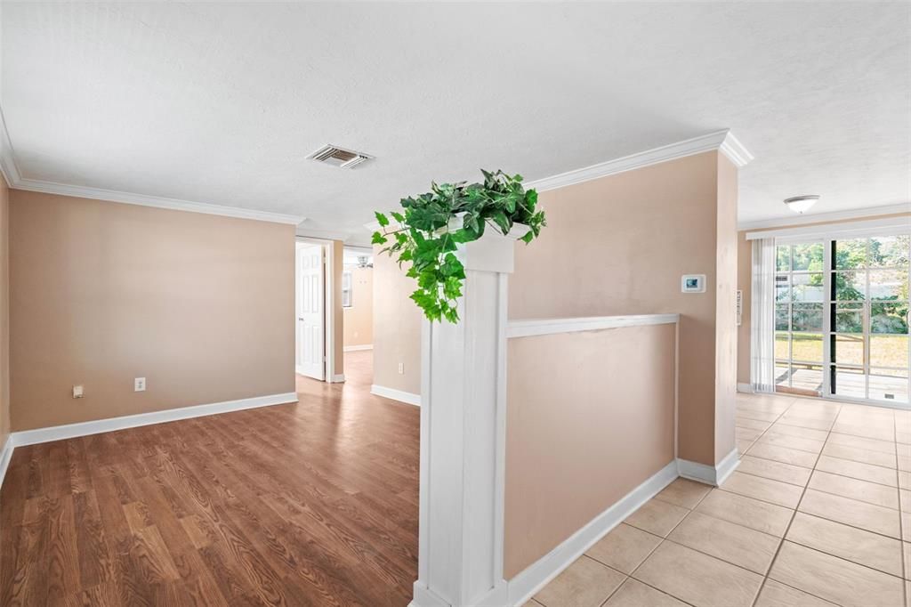 For Sale: $225,000 (2 beds, 1 baths, 840 Square Feet)