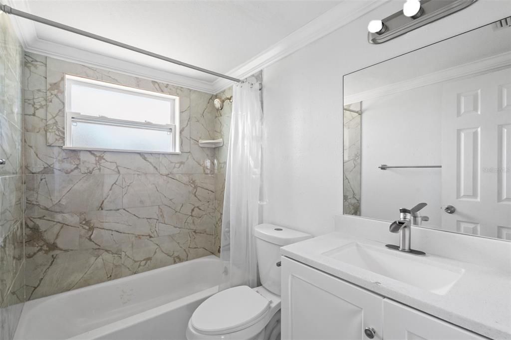 For Sale: $225,000 (2 beds, 1 baths, 840 Square Feet)