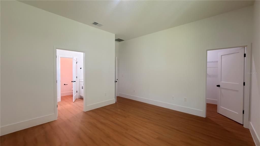 For Rent: $2,200 (4 beds, 3 baths, 1896 Square Feet)