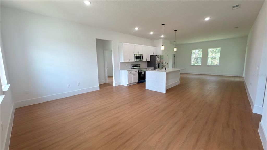 For Rent: $2,200 (4 beds, 3 baths, 1896 Square Feet)