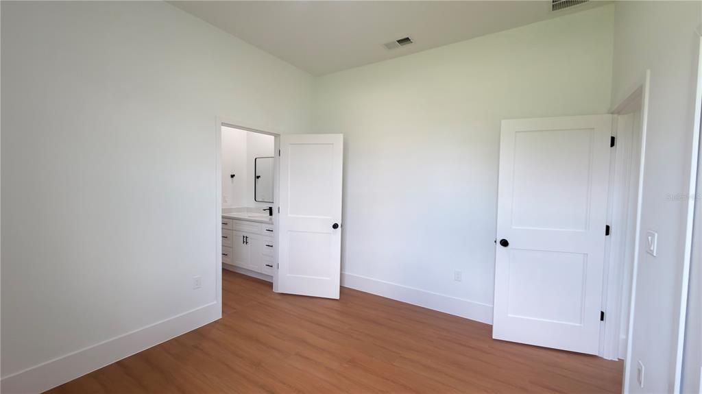 For Rent: $2,200 (4 beds, 3 baths, 1896 Square Feet)