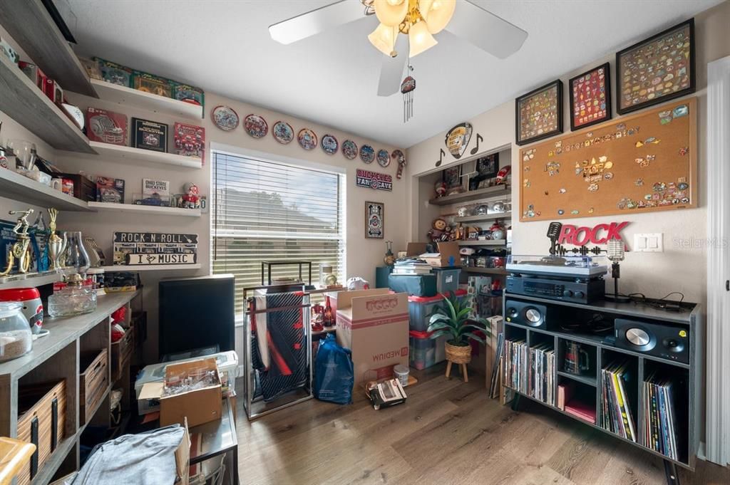 For Sale: $299,900 (3 beds, 2 baths, 1790 Square Feet)