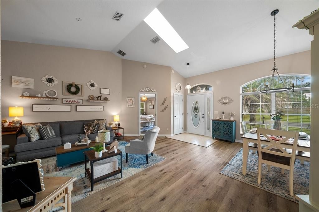 For Sale: $299,900 (3 beds, 2 baths, 1790 Square Feet)