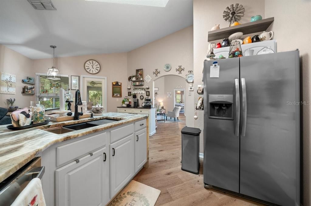 For Sale: $299,900 (3 beds, 2 baths, 1790 Square Feet)