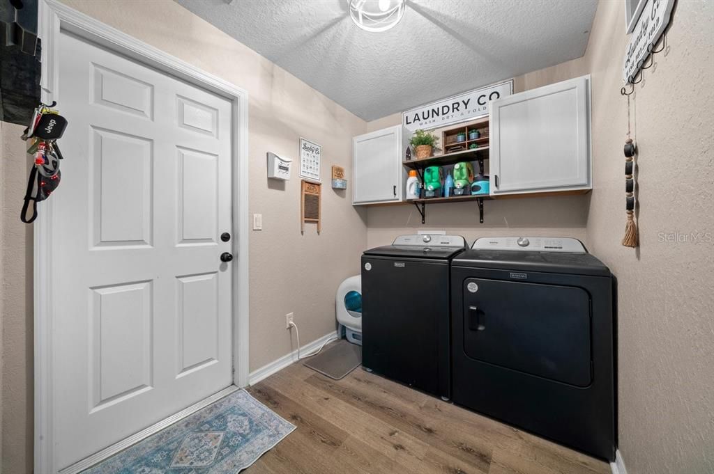 For Sale: $299,900 (3 beds, 2 baths, 1790 Square Feet)
