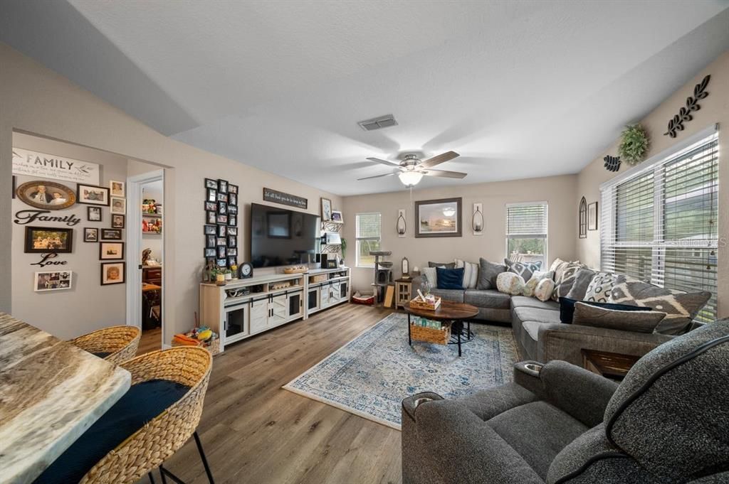 For Sale: $299,900 (3 beds, 2 baths, 1790 Square Feet)